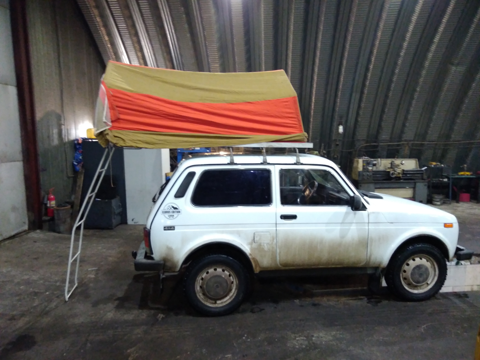 Lada Niva Roof Tent