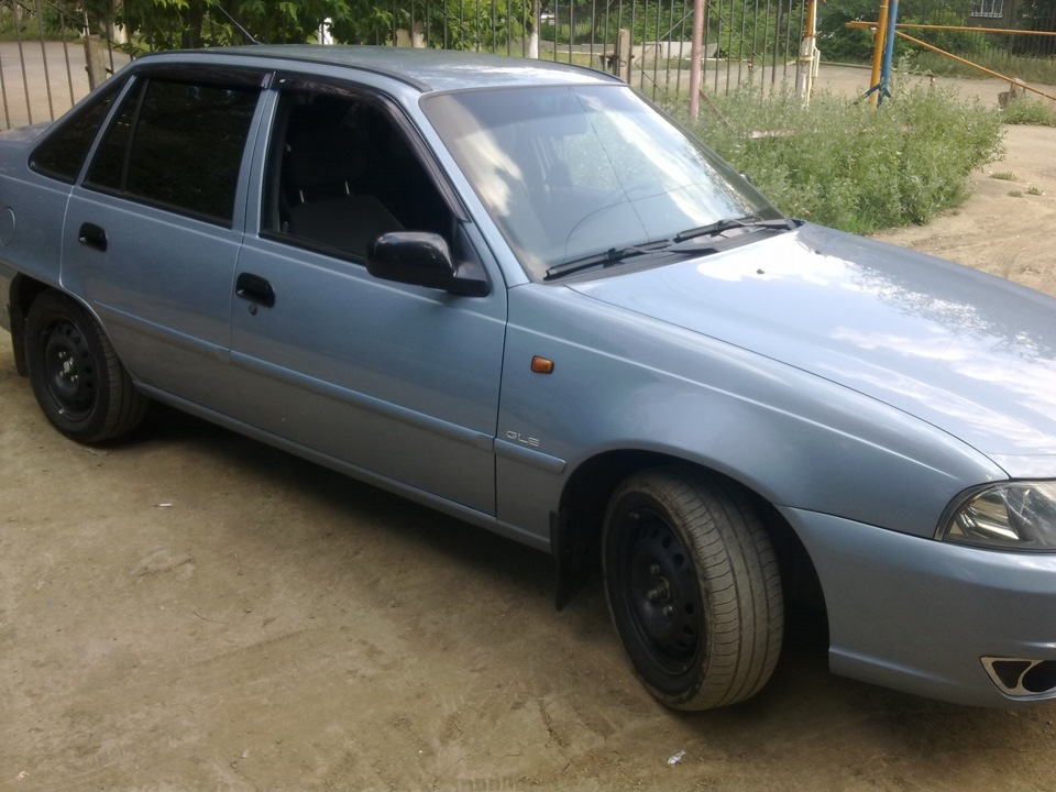 Daewoo Nexia серая