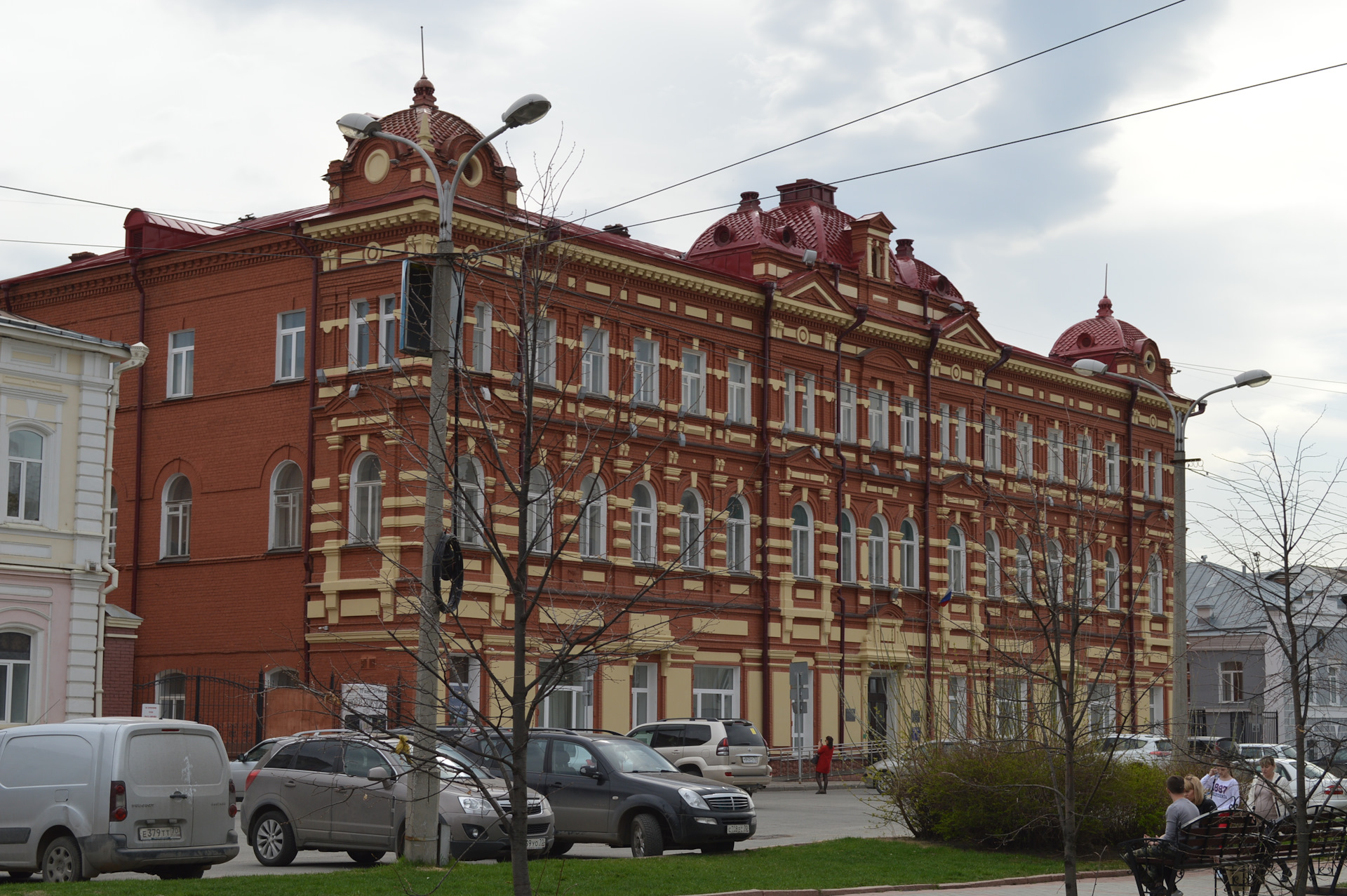 Томский м н. Художественный музей Томск. Томский областной музей. Здание художественного музея Томск. Доходный дом Томск.