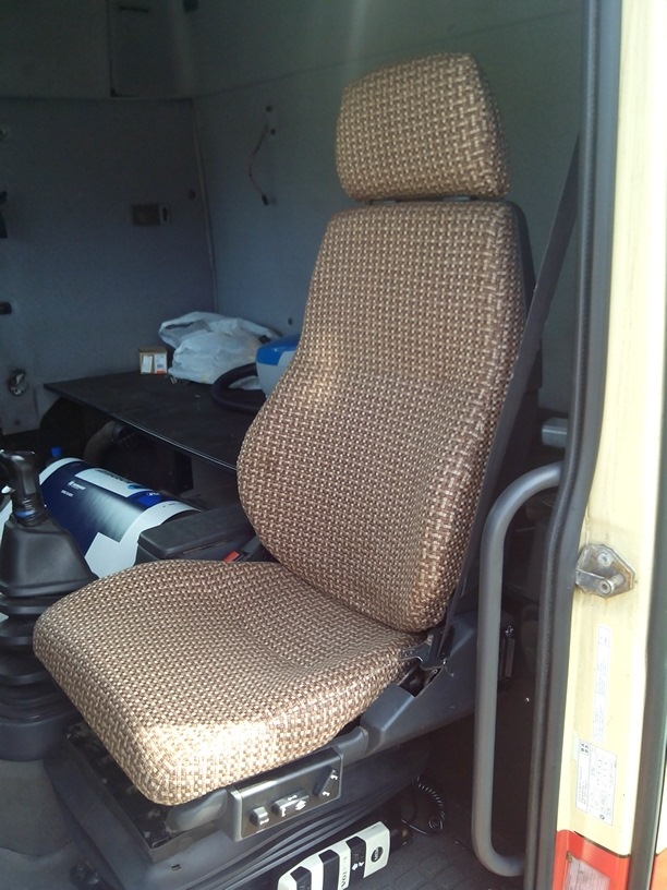 Водительское и пассажирское сиденье. Водительское сиденье Volvo fh12. Сиденье Вольво fh13 водительское. Сиденье Вольво fh12. Сиденье водителя Вольво fh12.