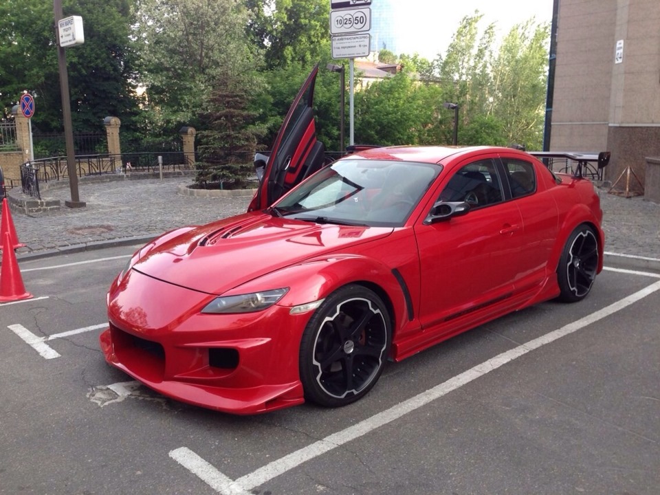 23 автомобиля. Mazda rx8 & Hyundai Coupe. RX-8 d1. Карбоновая РХ 8. Mazda rx8 в карбоне пленке.