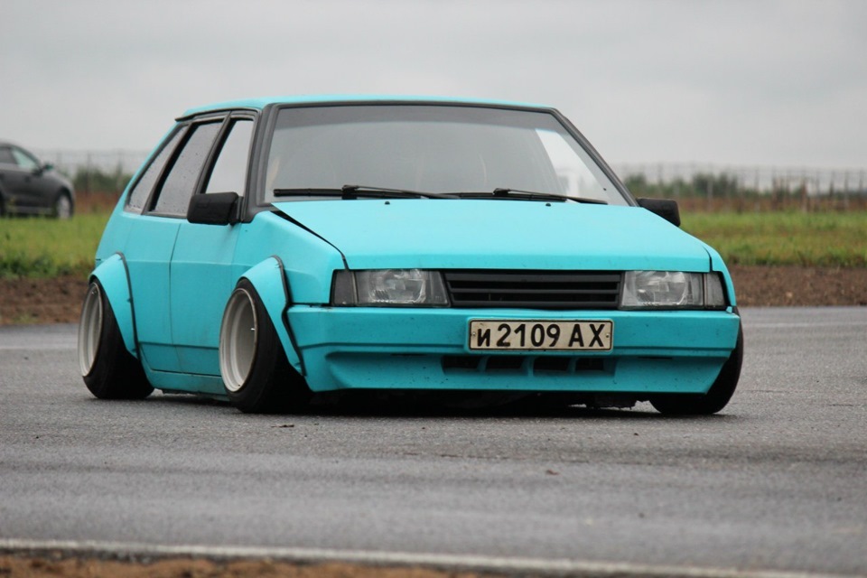 Lada 2109 stance