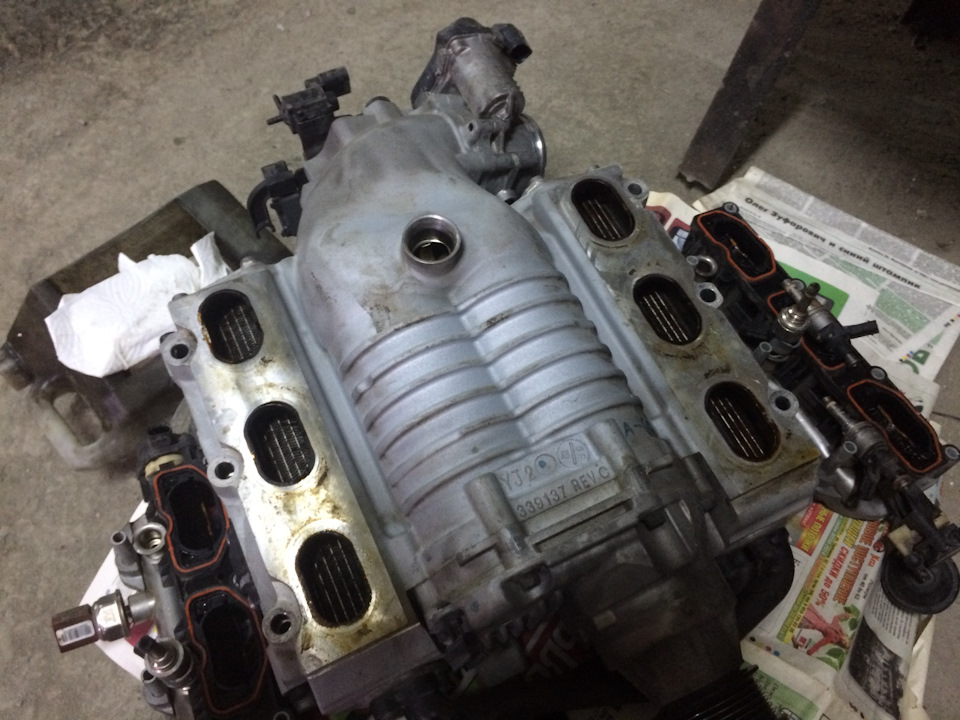 Чистый компрессор — Audi S4 (B8). Запчасти на фото: 839137