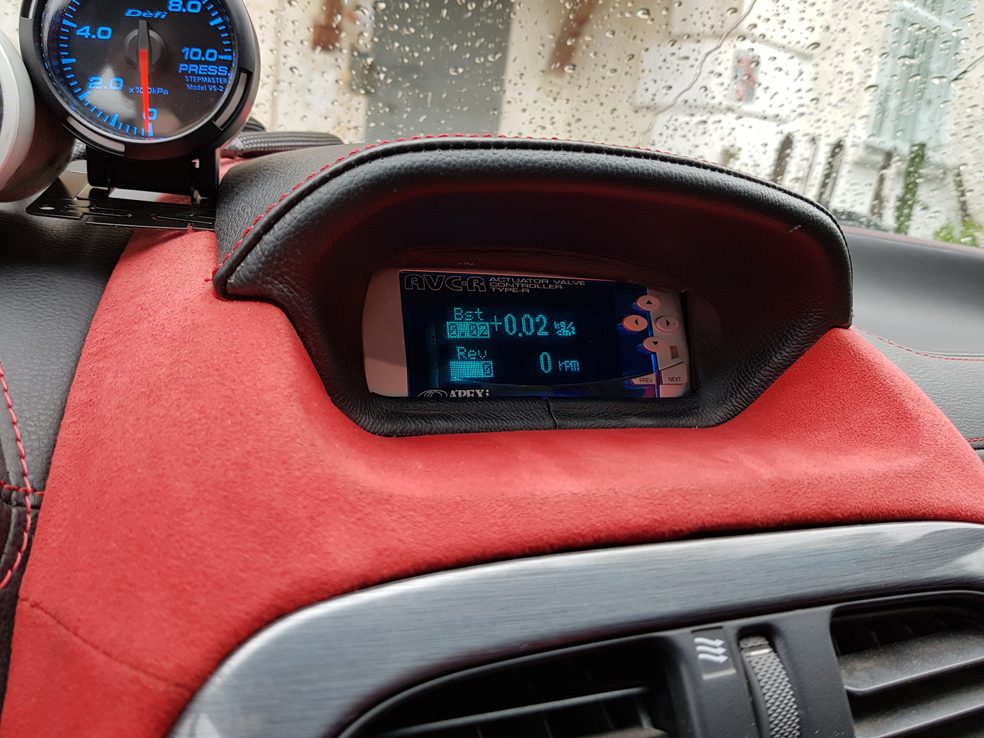 Приборная панель каризма. Mitsubishi Carisma приборная панель. Торпедо Mitsubishi Carisma. Панель приборов Митсубиси Каризма. Mitsubishi Carisma панель.