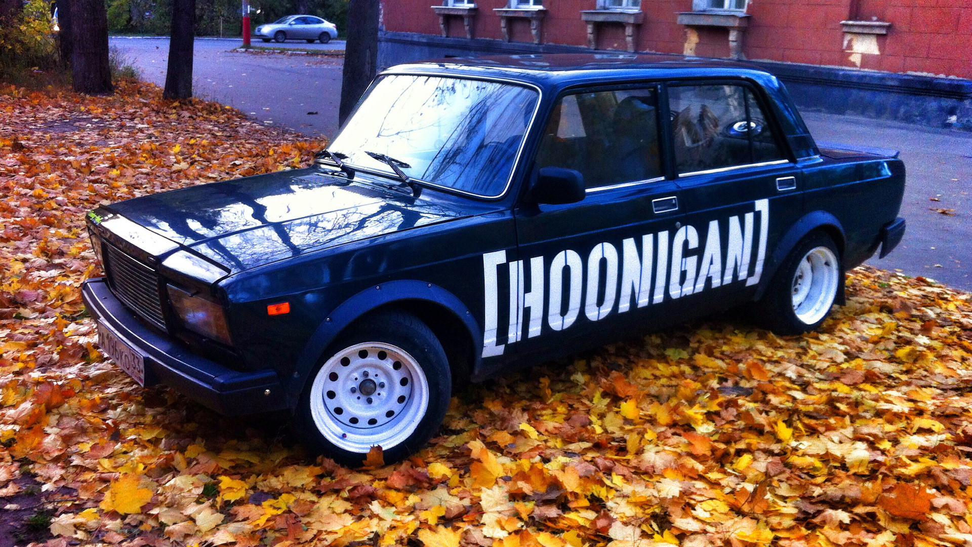 HOONIGAN Lada