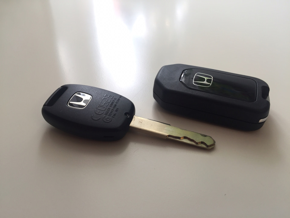 корпус выкидного ключа митсубиси аутлендер. выкидной ключ тойота калдина. смарт ключ мазда 3 кнопки. складной ключ. корпус ключа зажигания для ссангйонг рекстон 2.