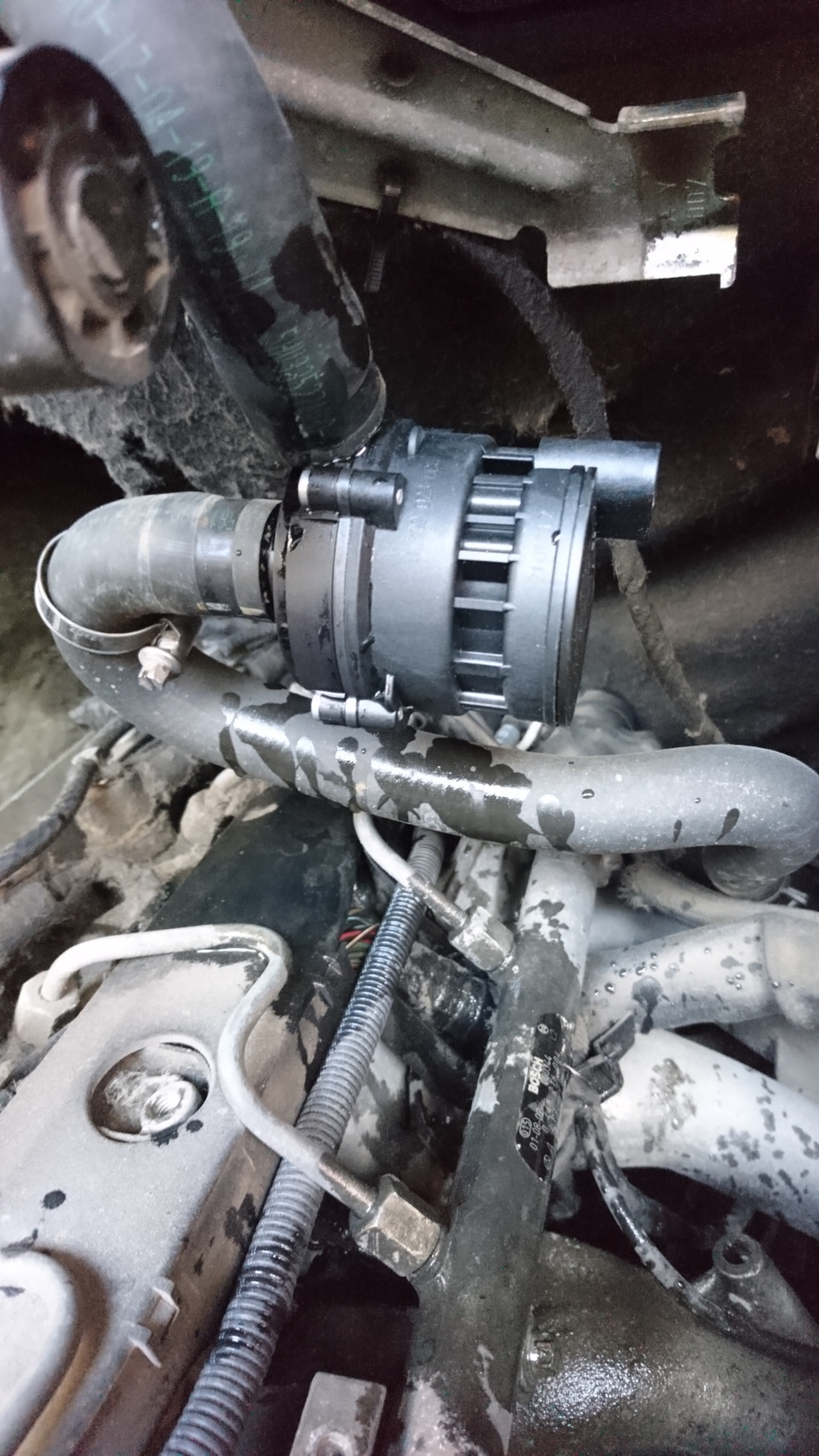 Замена рециркуляционного насоса ОЖ — Mercedes-Benz Sprinter (2G), 3,2 л ...