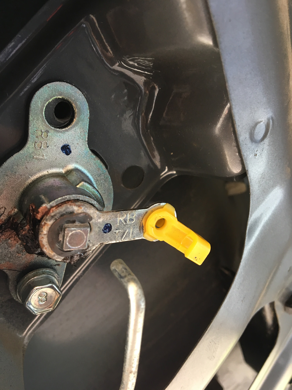 13a6145s 960 Как открывается багажник хендай солярис