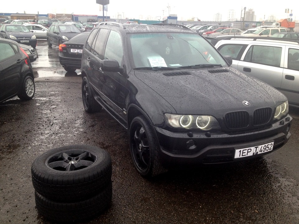 Икс пятый по городу. BMW x5 1993. Х5 93. Брошенный БМВ Икс 5. БМВ х5 1998.