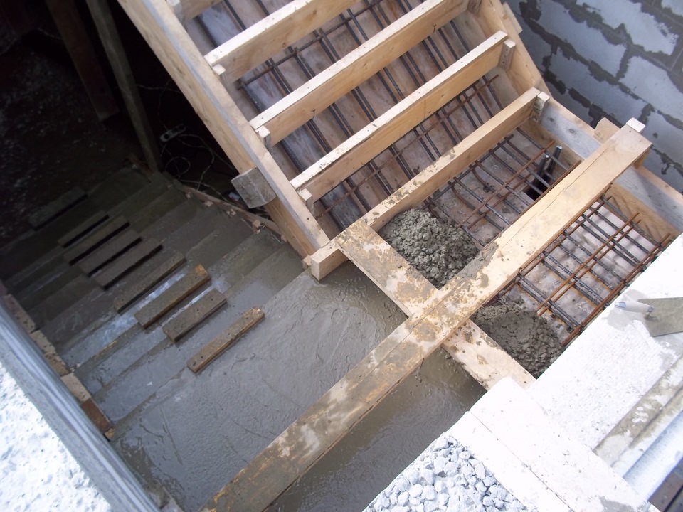 заливка бетонных лестниц