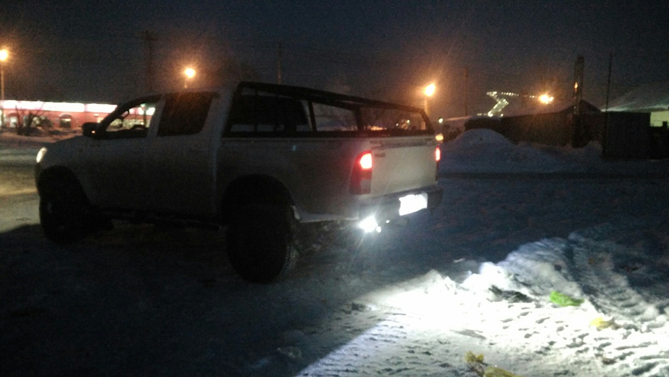 Фото в бортжурнале Toyota Hilux (7G)