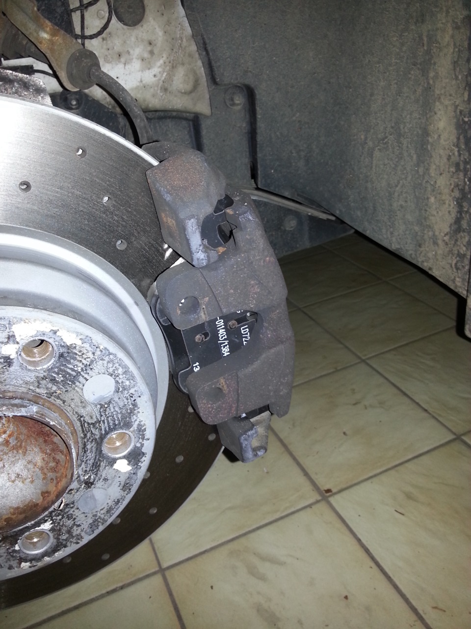 Решил покрасить тормозные суппорта — BMW 1 series Coupe (E82), 2 л ...