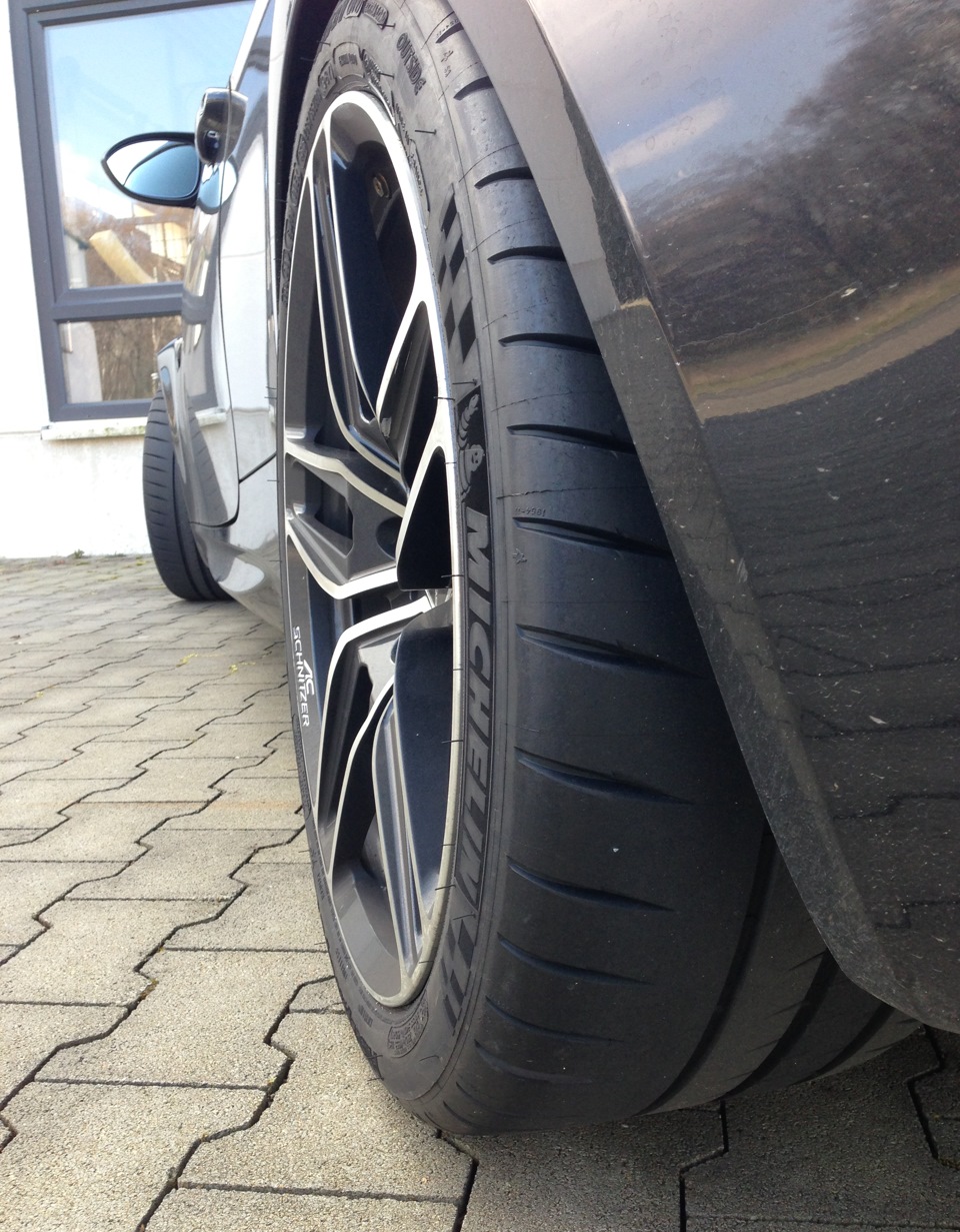 Мишлен кап. Мишлен пилот кап 2. Шины Michelin Pilot Sport Cup 2. Pilot Sport Cup 2 r. Michelin Pilot Sport 225/40 r19.