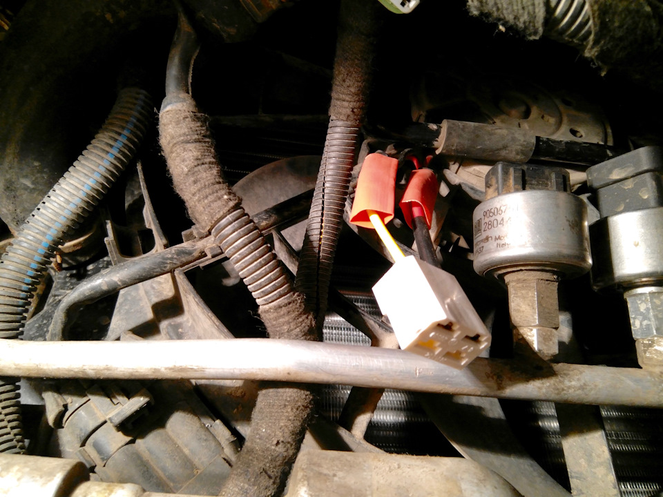 Резистор основного вентилятора. — Opel Vectra B, 2,5 л, 1997 года ...