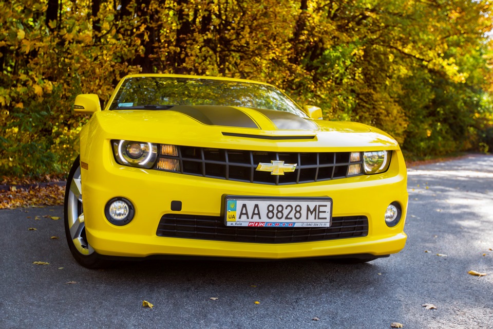 Chevrolet Camaro zl1 2010 жёлтая