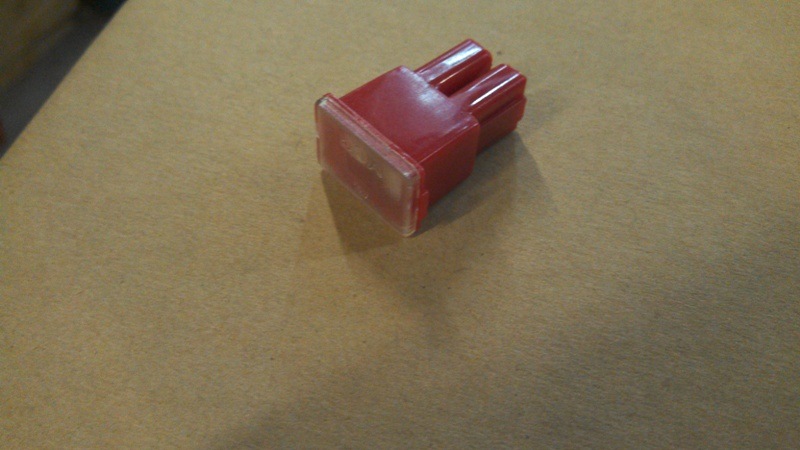 Штыревой сгоревший предохранитель на 80А — FAW 1041