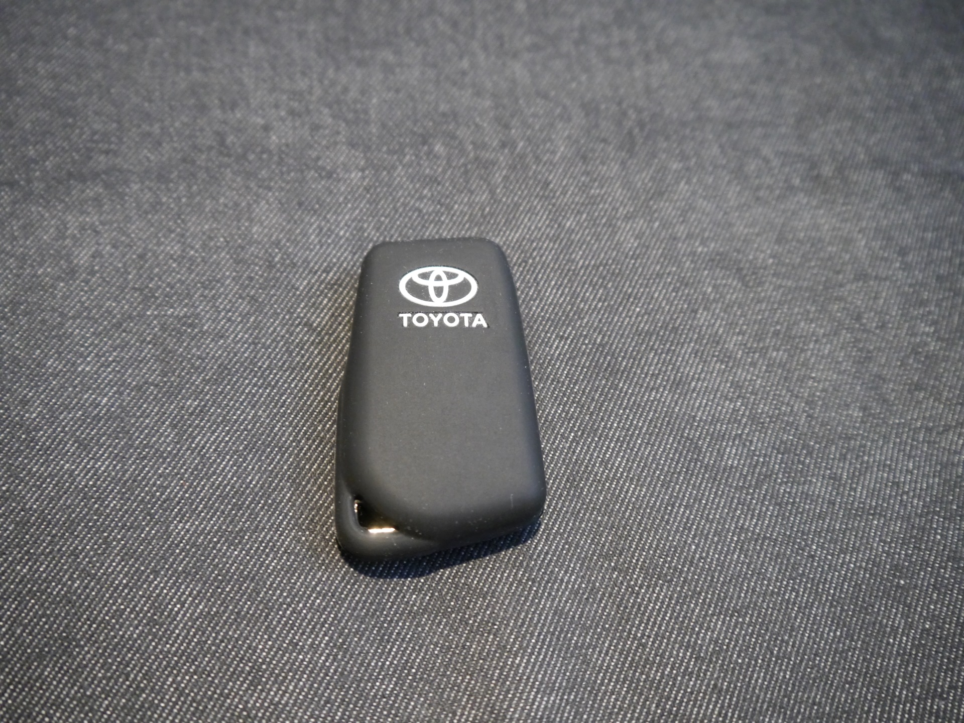 Аксессуары тойота. Toyota Auris Key. Mieden Accessories Toyota Part.