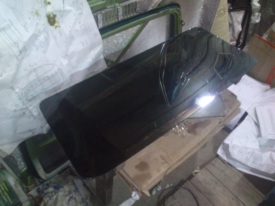 Монтаж стекол + уплотнители дверных проемов 08 — Lada 4x4 3D, 1,6 л ...