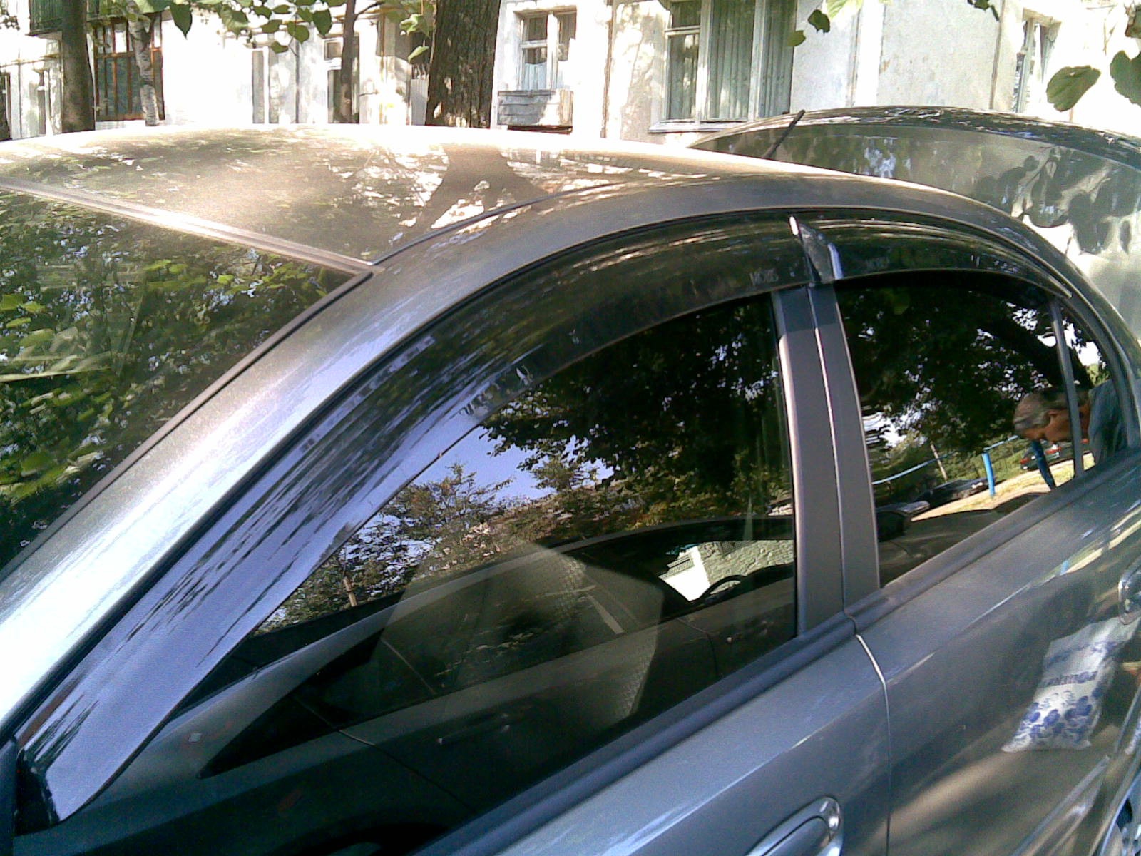 Можно ли ставить дефлекторы на окна автомобиля
