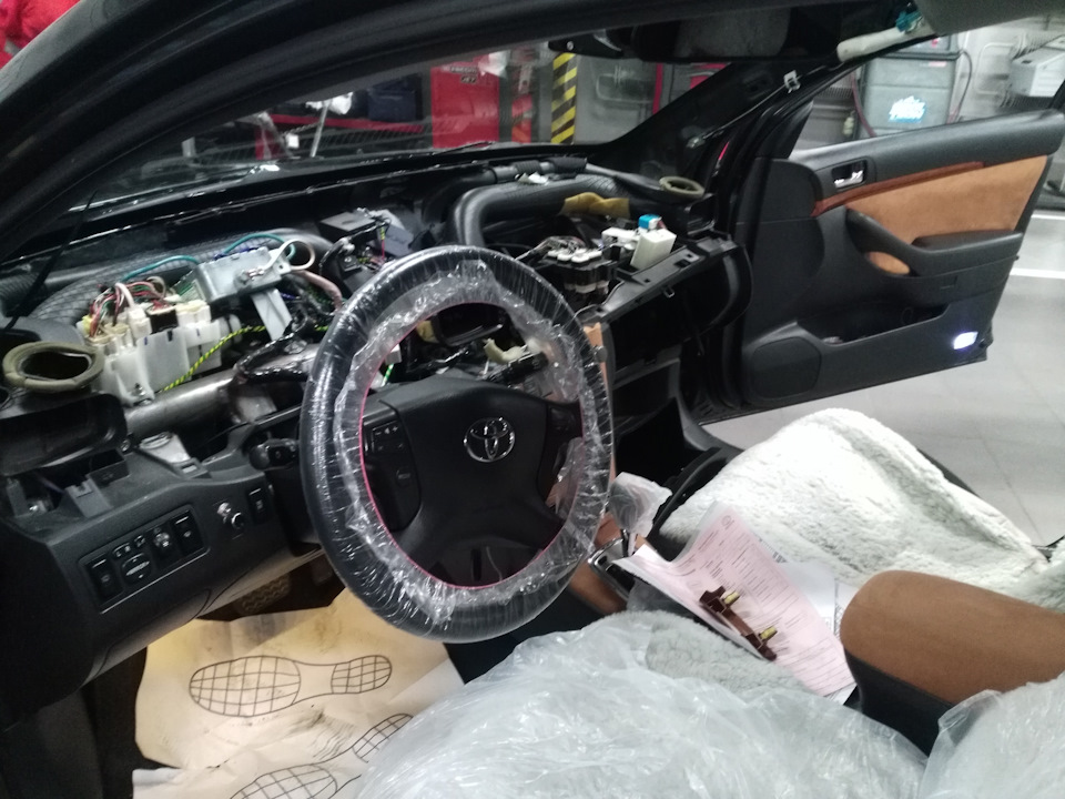 Фото в бортжурнале Toyota Avensis II