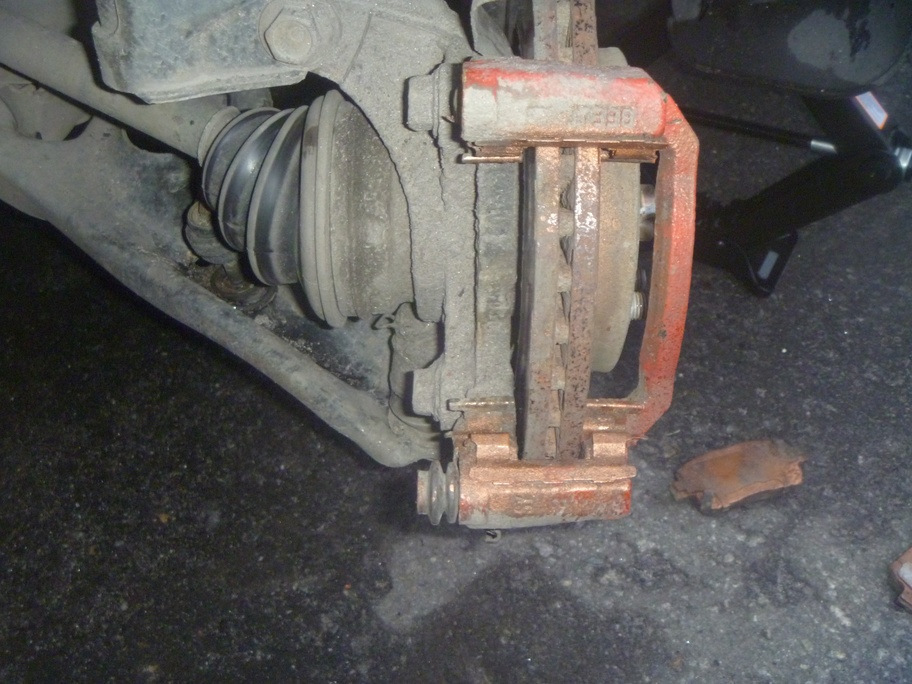 Скрип тормозных колодок устранен! — Geely MK Cross, 1,5 л, 2012 года ...