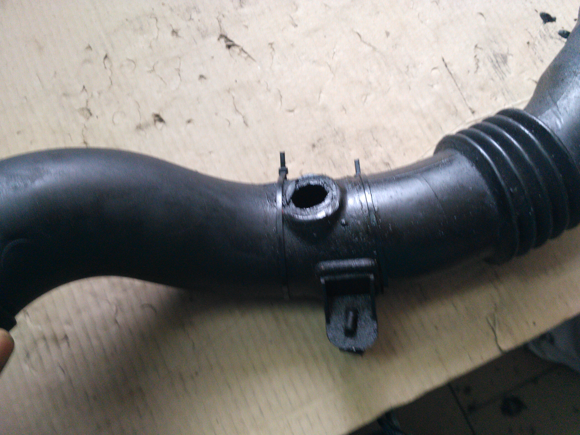 Воздушный патрубок мазда мпв. Патрубок воздушного фильтра матиз 0. Ремонт воздушных патрубков. Патрубок воздушного фильтра матиз 0. Патрубок ремонтный 100.