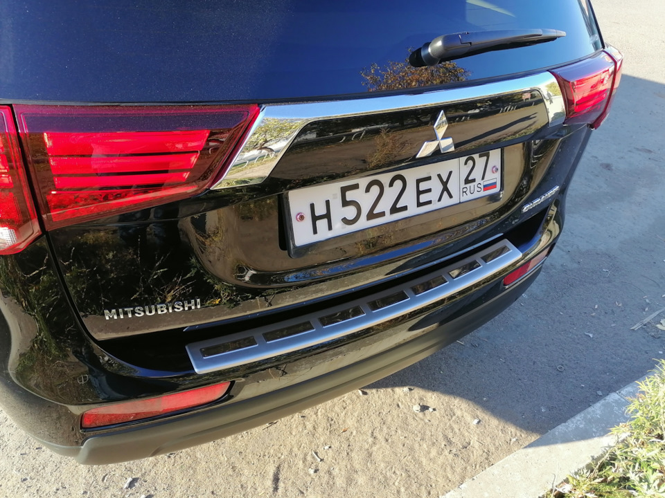 Накладка заднего бампера оригинал — Mitsubishi Outlander (3G), 2,4 л ...