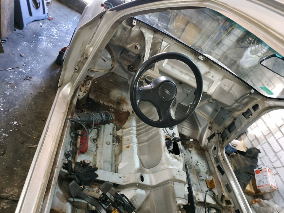 Разбор и инспекция кузова. — Ford Sierra, 2 л, 1986 года | кузовной ...