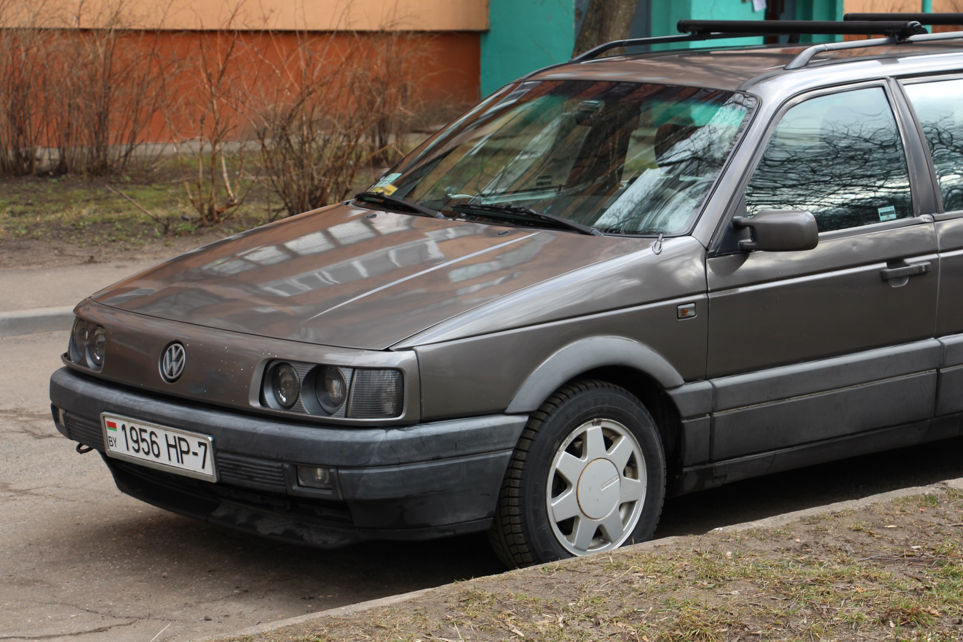 Volkswagen 1993. Volkswagen Passat b3 1993 Aquamarine. Фольксваген Пассат 1993 года. Volkswagen Passat b3 HELLA Black. Volkswagen Passat 1993 черная.