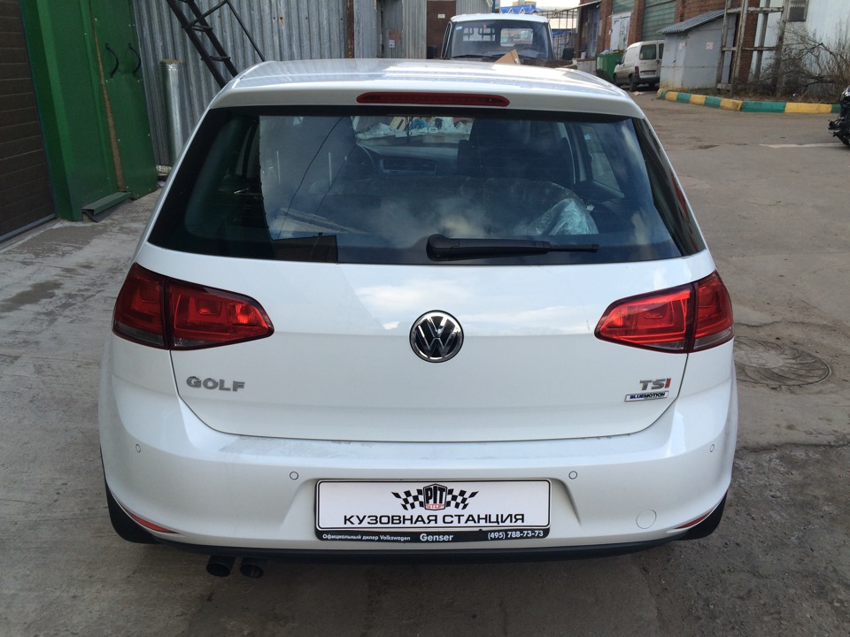 VW Golf7 — ремонт и окраска капота, а также окраска переднего бампера с ...