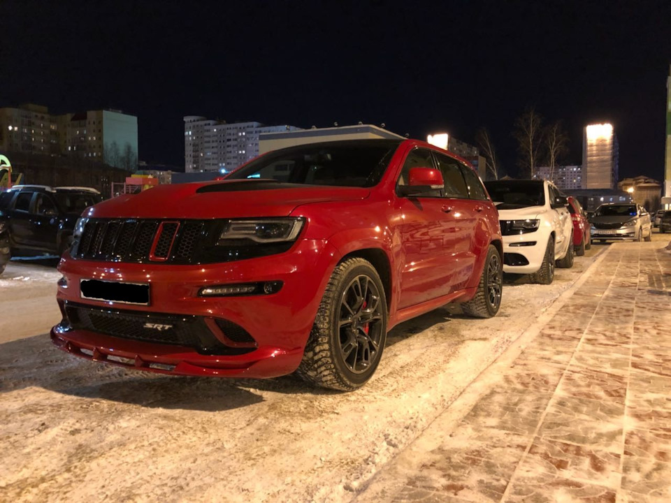 Jeep Grand Cherokee srt8 красный черный