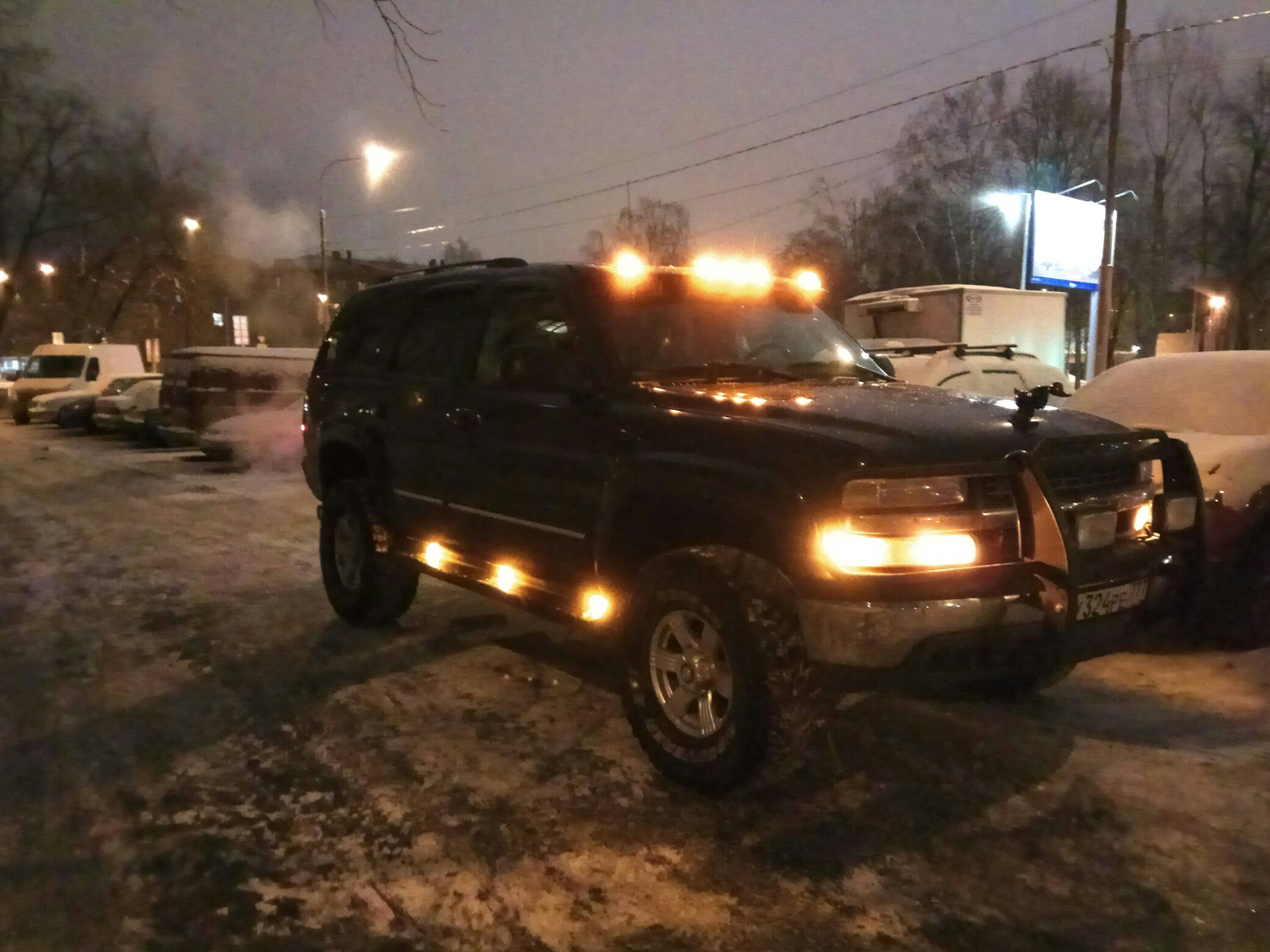 Шевроле огонь. Габаритные огни Шевроле Тахо. Габаритные огни на крышу Chevrolet Tahoe. Маркерные огни Chevrolet Tahoe. Габаритные огни Шевроле блейзер.