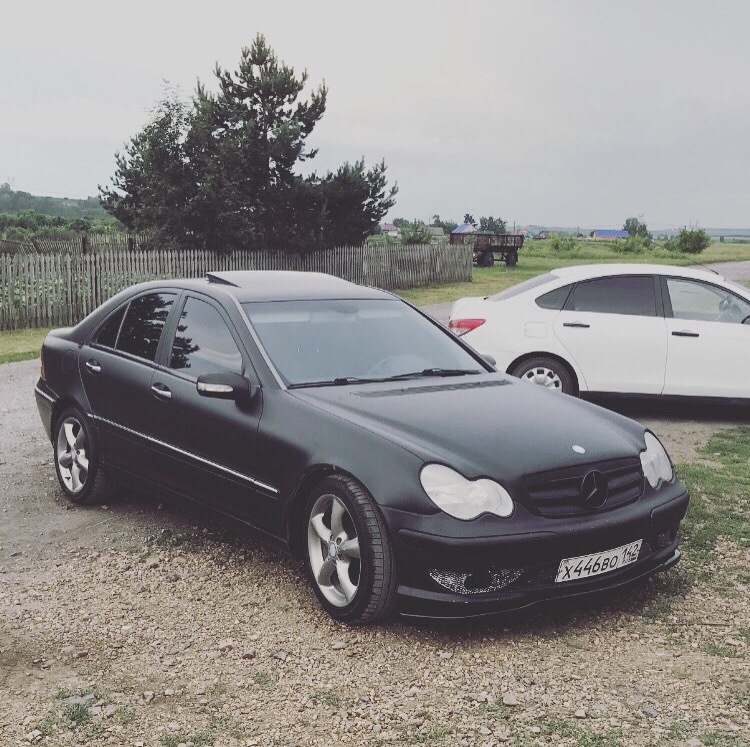 Сетки в бампер. — Mercedes-Benz C-class (W203), 2 л, 2001 года | своими ...