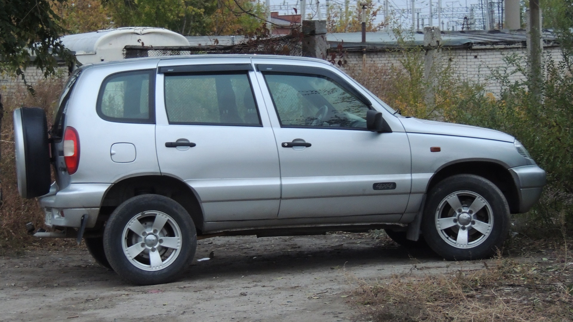 Chevrolet Niva fam 1