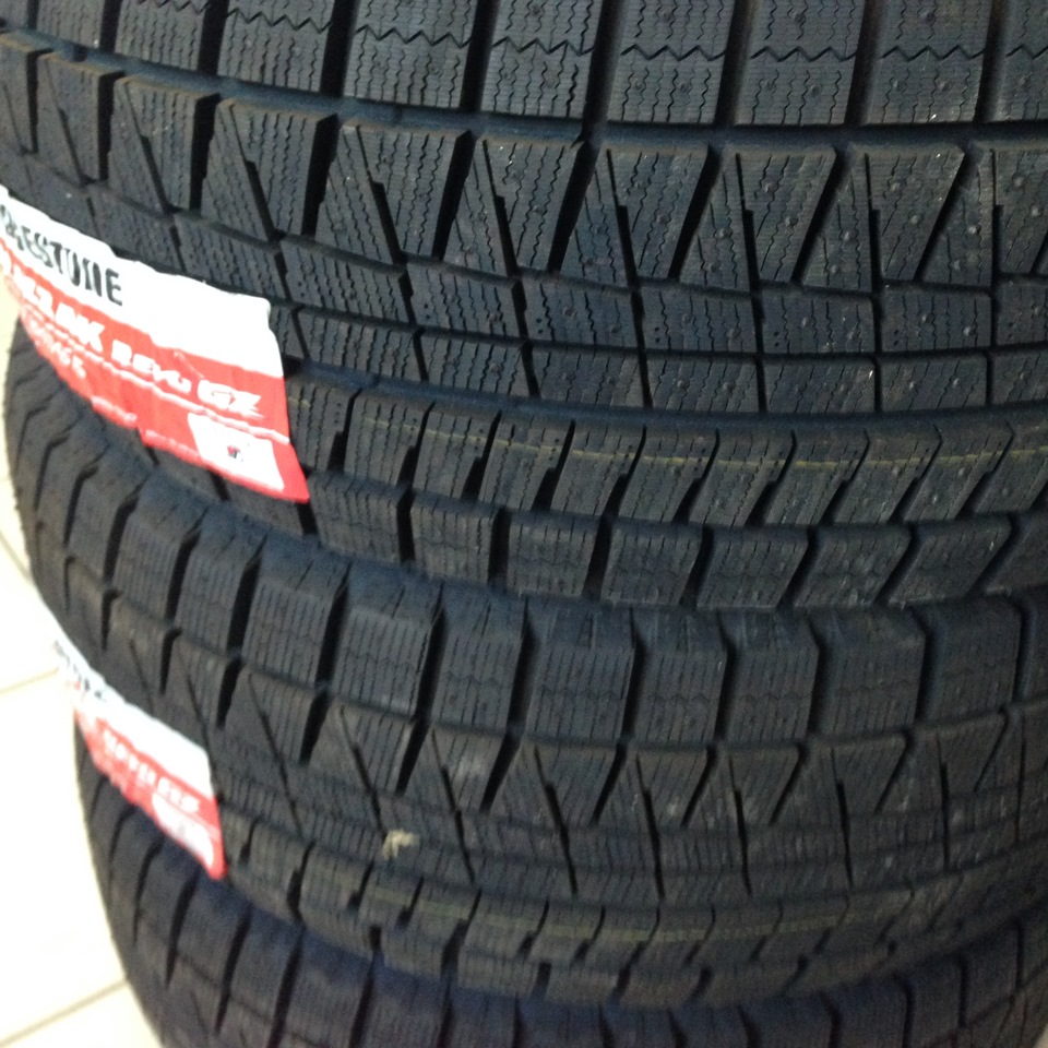 Bridgestone revo gz. Шины bridgestone blizzak ws60. Blizzak r17. Липучка blizzak bridgestone r17 225 65. 225/60r17 99s bridgestone blizzak dm-v2.