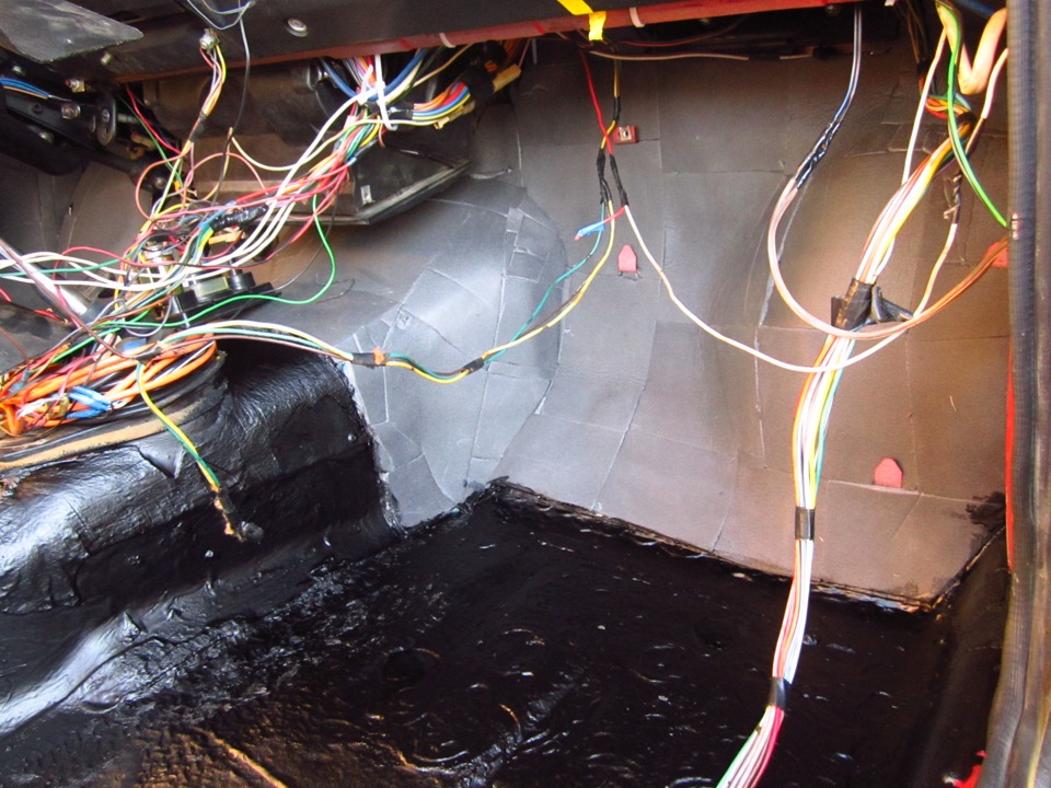 Дистрибьютор питания под провод 1 на 0. Loudspeaker cable 2x1,5 hi-fi. Аппарат электронной музыки с проводами. Кабель акустический 8ga для сабвуфера. 1.