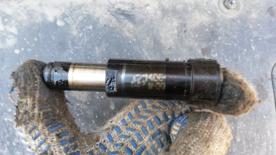 Натяжитель тоже в хорошем состоянии, один в один из прогрессовского комплекта, даже маркировка, пойдет на НЗ. — УАЗ Patriot