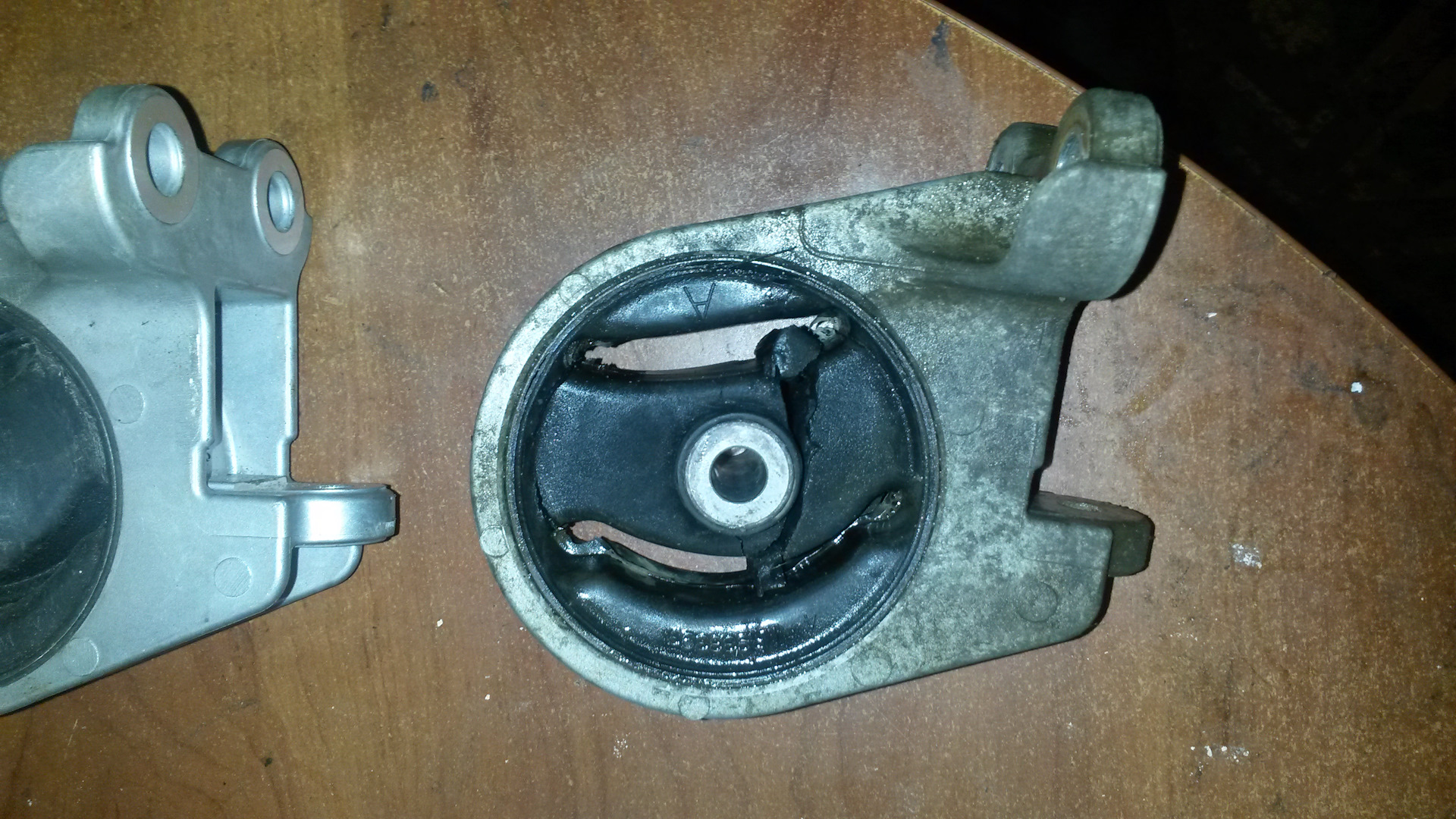 замена подушки акпп — Mitsubishi Eclipse (3G), 3 л, 2001 года | своими ...