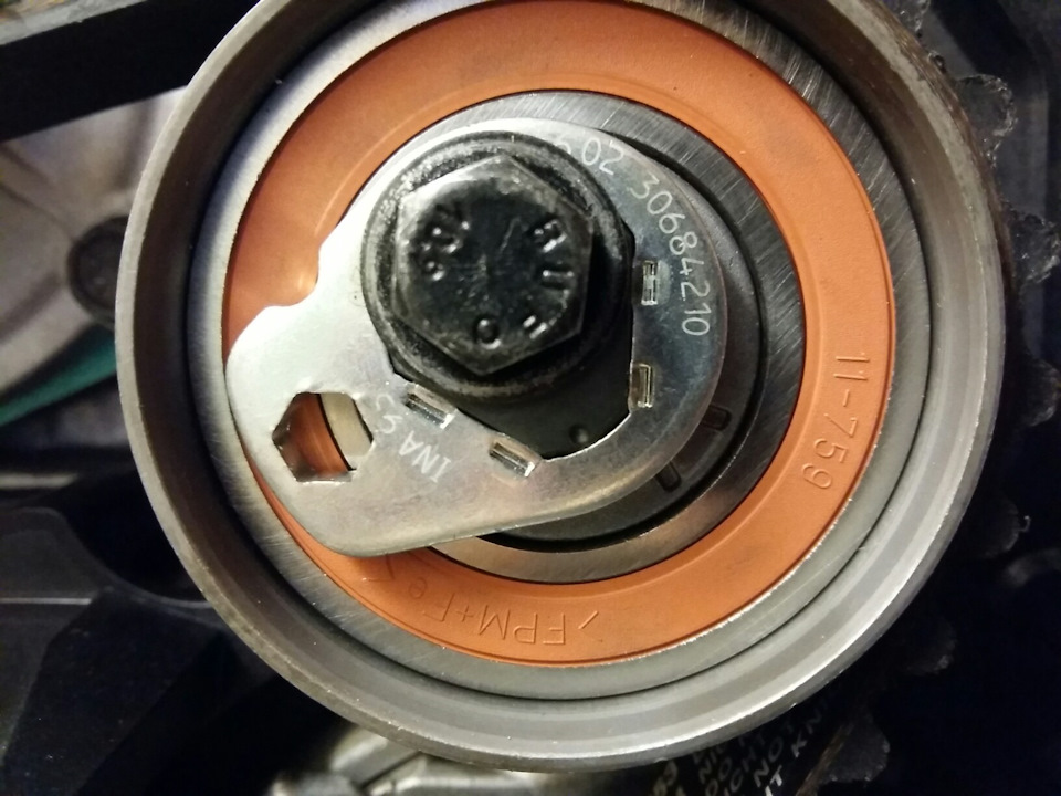 Фото в бортжурнале Volvo V70 R (2G)