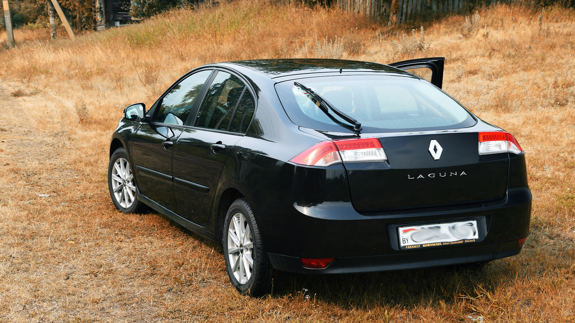 Рено лагуна 3. Renault Laguna 2010. Рено Лагуна дизель 1.5. Рено Лагуна 3 хэтчбек.