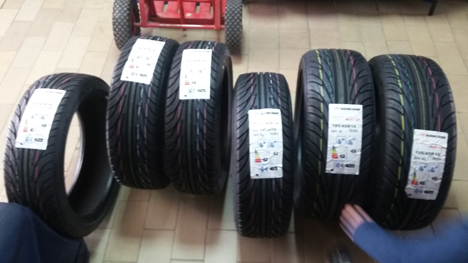 Резя nankang 165/45 r16 74v xl-ка — Volkswagen Golf Mk3, 1,6 л, 1997 ...