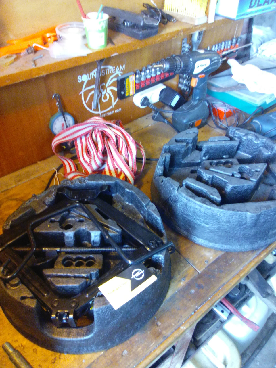 Домкрат и снова дворники — Opel Astra H, 1,8 л, 2008 года | аксессуары ...