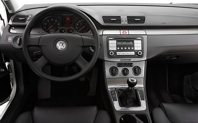 Открыть пассат б6. Volkswagen Passat b6 Interior. Фольксваген Пассат б6 салон. Volkswagen Passat b6 2008 седан салон. Фольксваген Пассат 2008 года салон.