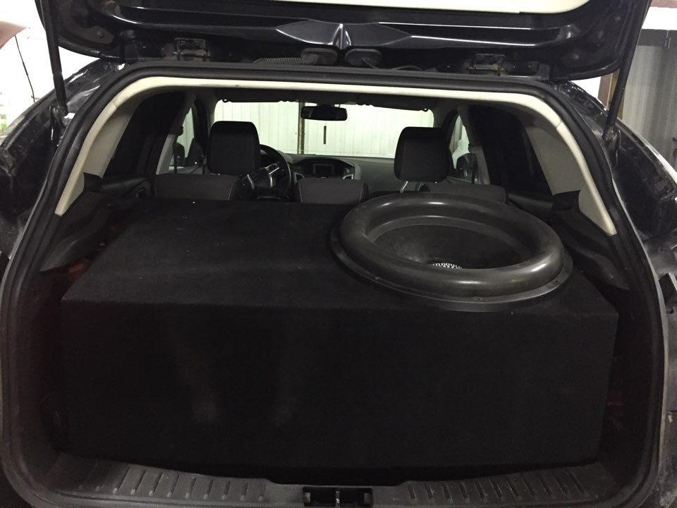 Бум бум — Ford Focus III Hatchback, 1,6 л., 2012 года | автозвук | DRIVE2