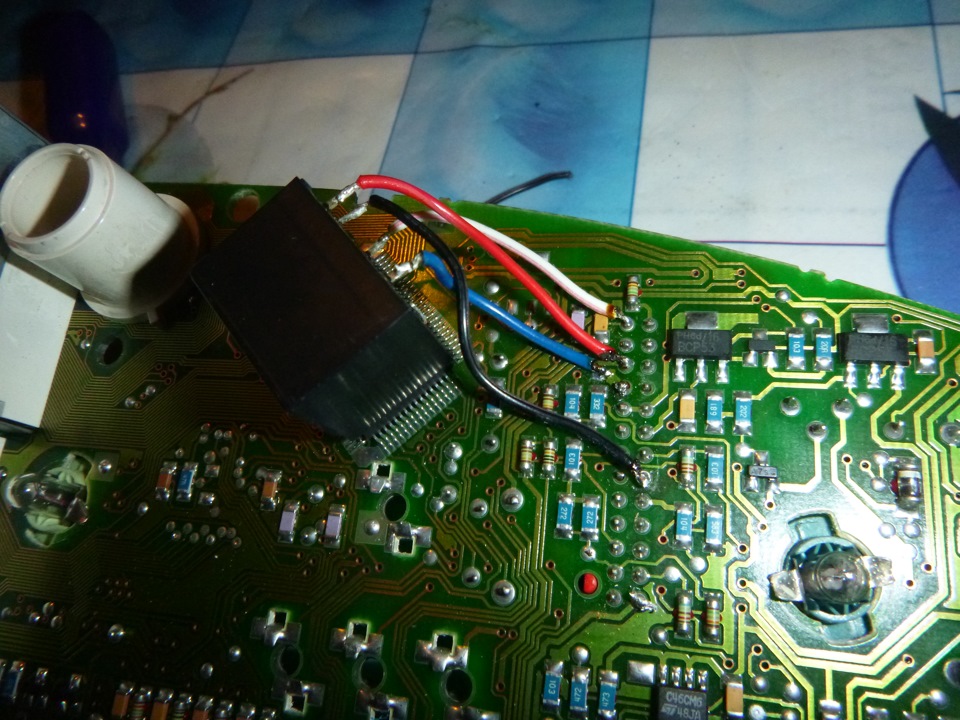 Наиболее подходящее место как мне кажется — Audi 100 (C4)