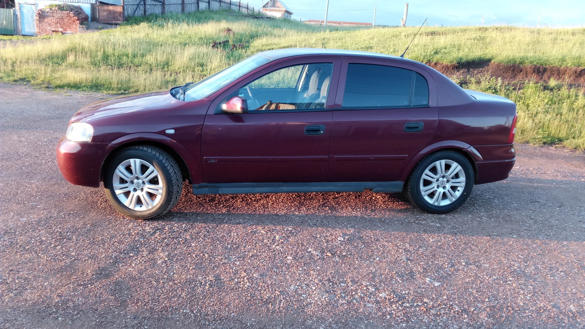 Шины chevrolet viva. Chevrolet viva 205/60. 8 двигатель. Шевроле вива 1. Шины chevrolet viva.