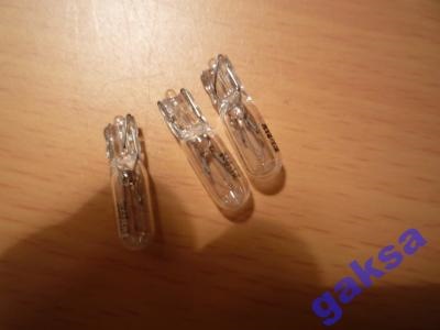 там стоят вот такие лампы по 5 р желтого цвета — Hyundai Accent (2G)