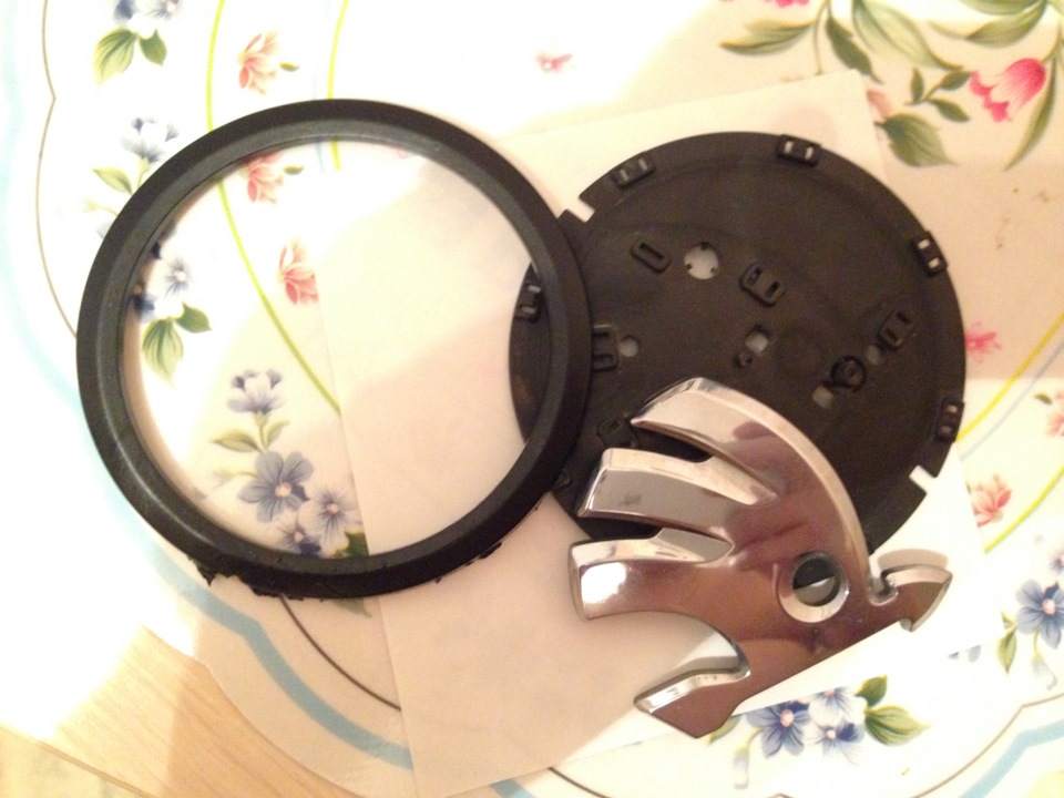 14577cs 960 Как обклеить виниловой пленкой эмблему авто