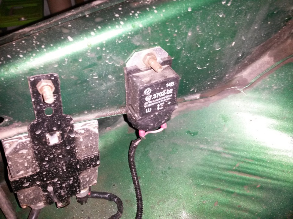 Трехконтактное реле генератора — Lada 21102, 1,5 л, 1999 года | своими ...