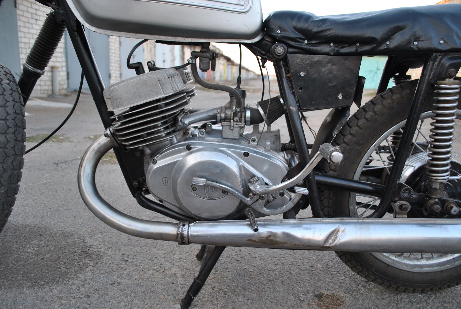 Мот. Иж планета 5 с люлькой. Иж планета 5 в поле. Мотоцикл иж планета 5. Иж планета 5 орион.